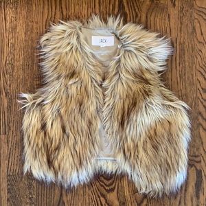 Faux fur cropped vest